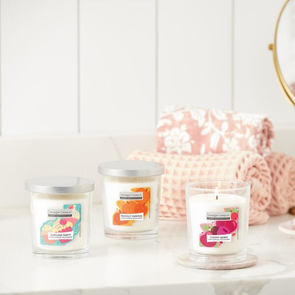 Świece YANKEE CANDLE - Cupcake Party image 1